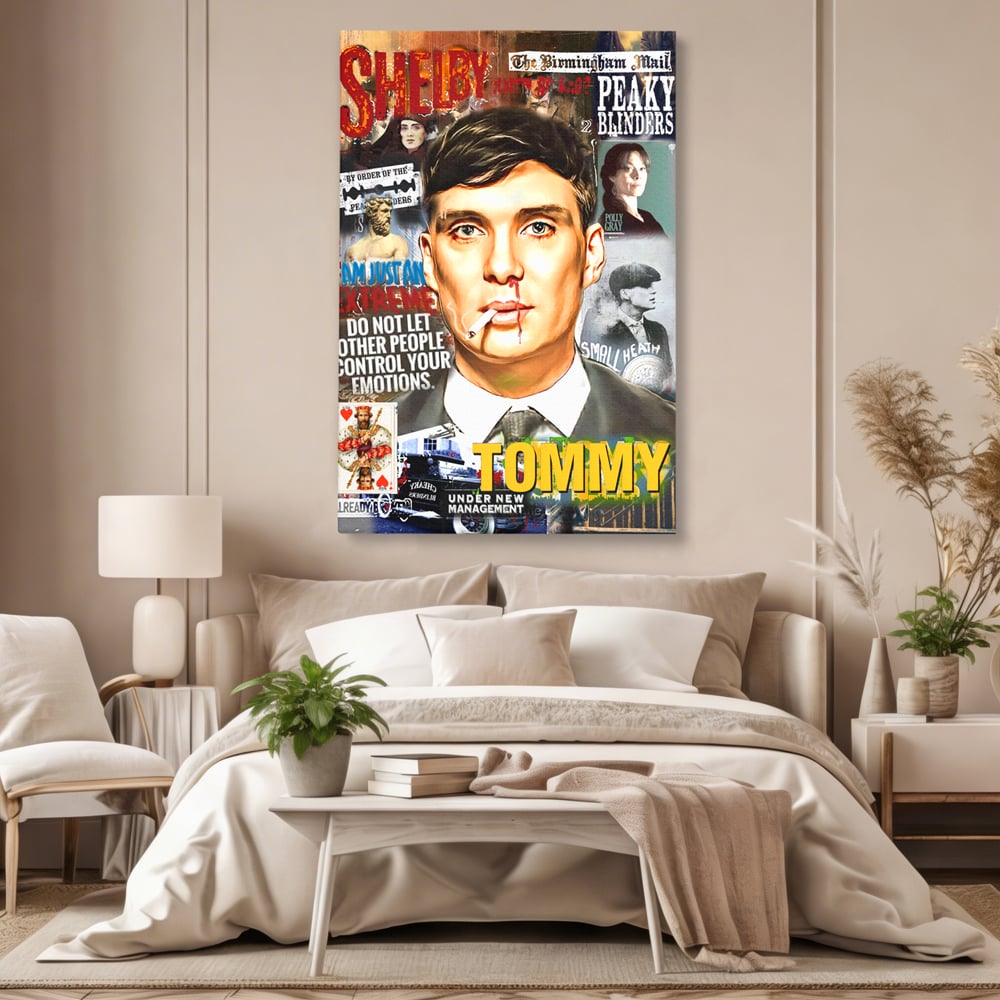 Tablou canvas cu tablou canvas cu portretul lui tommy shelby, fara rama, pe sasiu de lemn, pe perete intr-un dormitor